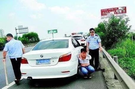 新型碰瓷出现！开宝马、扔螺母，在高速碰到这些事要提高警觉！